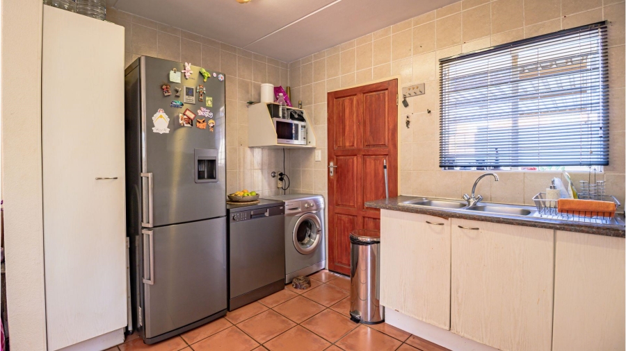2 Bedroom Property for Sale in Bromhof Gauteng