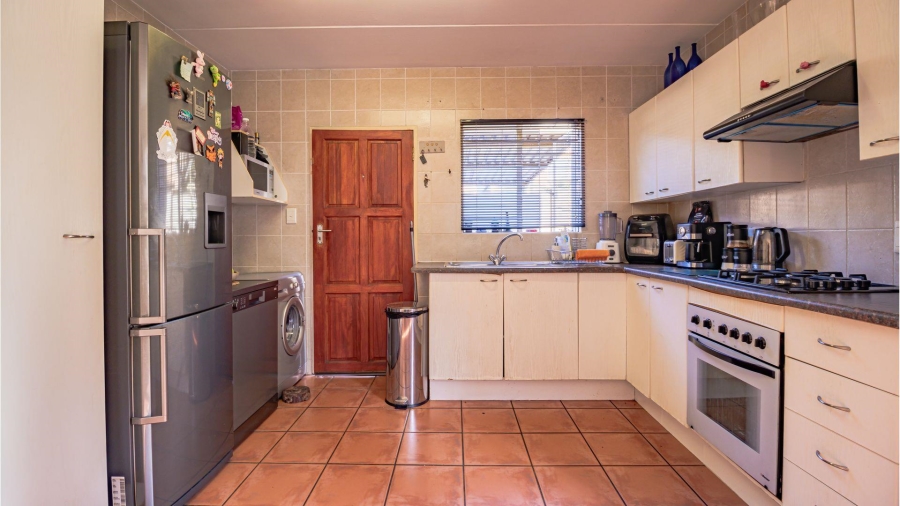 2 Bedroom Property for Sale in Bromhof Gauteng