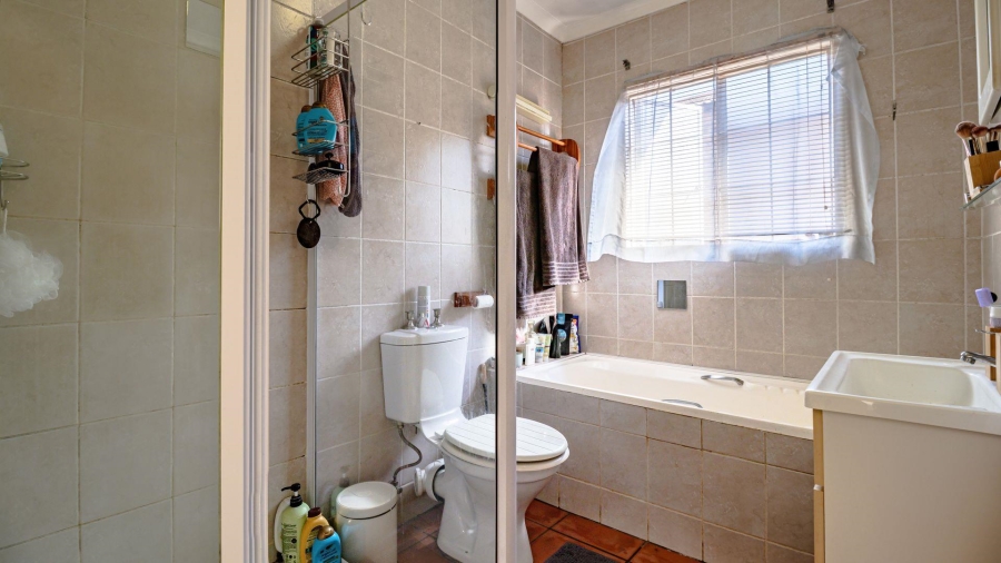 2 Bedroom Property for Sale in Bromhof Gauteng