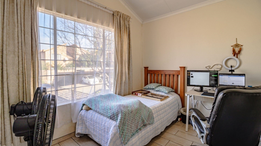 2 Bedroom Property for Sale in Bromhof Gauteng