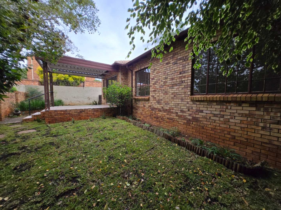 To Let 3 Bedroom Property for Rent in Bellairspark Gauteng