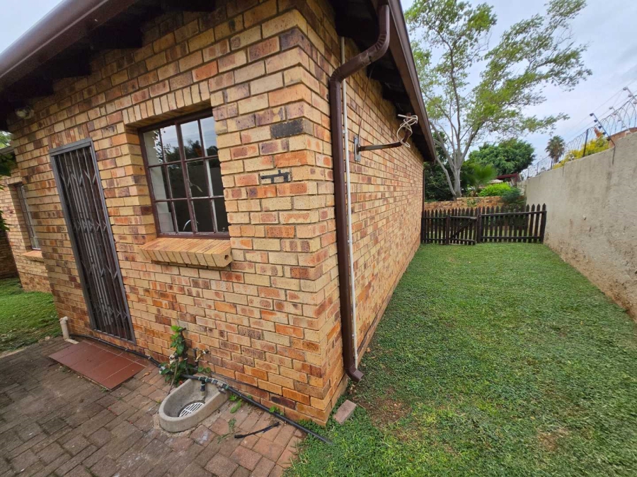 To Let 3 Bedroom Property for Rent in Bellairspark Gauteng