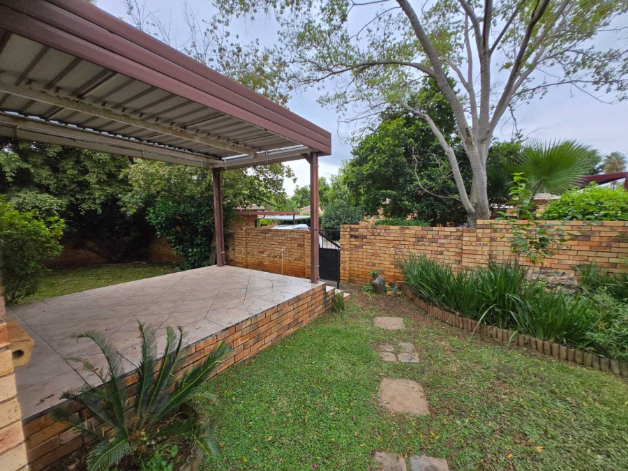To Let 3 Bedroom Property for Rent in Bellairspark Gauteng