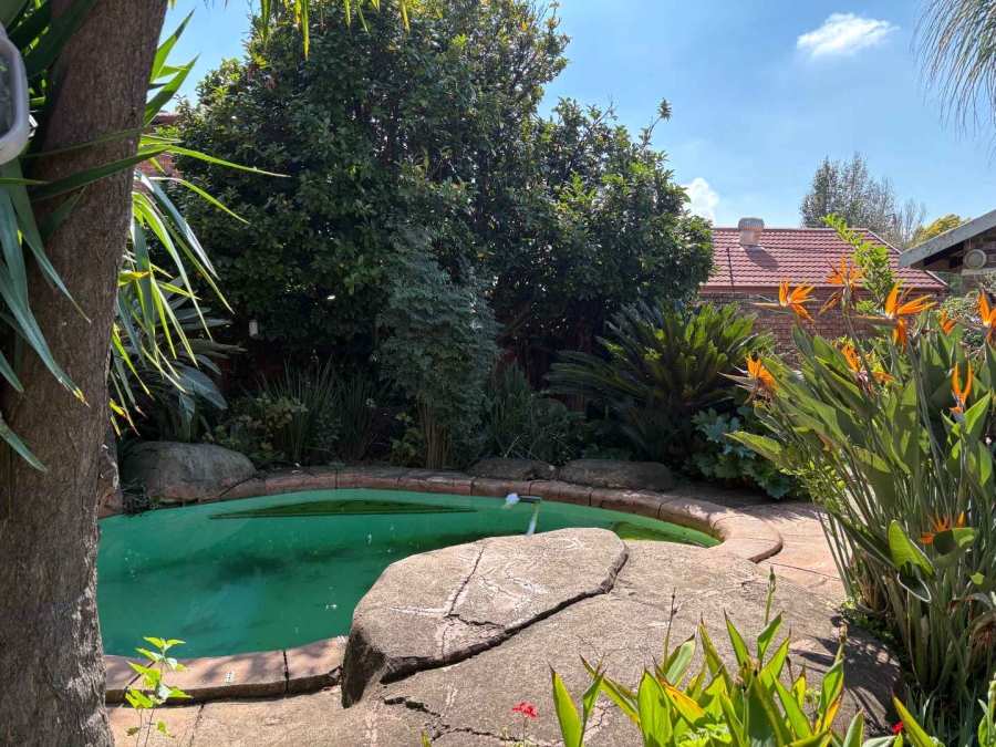 3 Bedroom Property for Sale in Wierdapark Gauteng