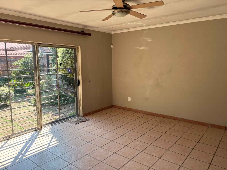 3 Bedroom Property for Sale in Wierdapark Gauteng