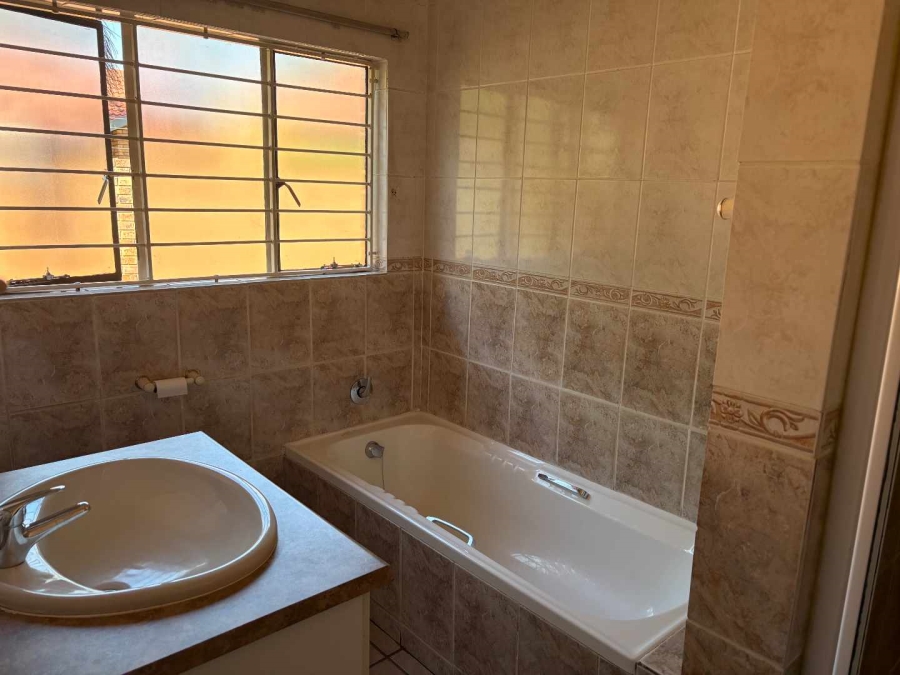 3 Bedroom Property for Sale in Wierdapark Gauteng
