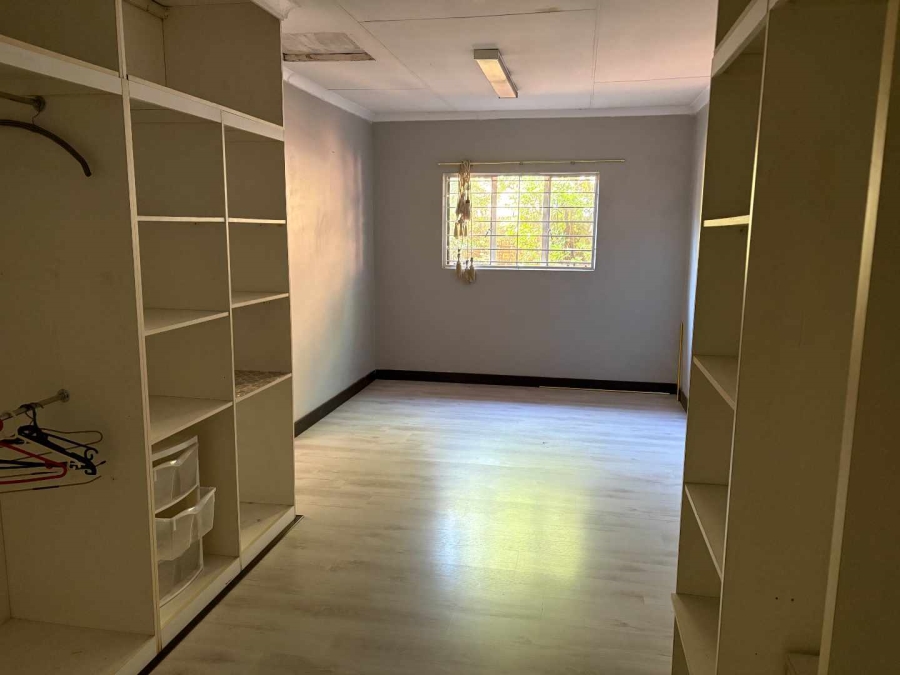 3 Bedroom Property for Sale in Wierdapark Gauteng