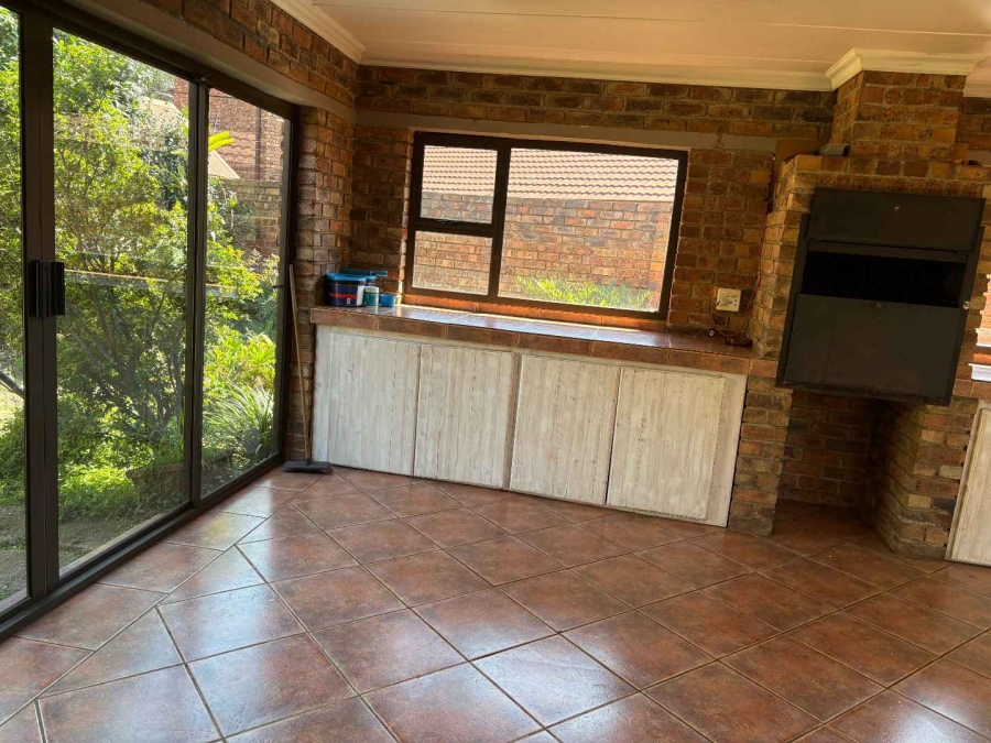 3 Bedroom Property for Sale in Wierdapark Gauteng