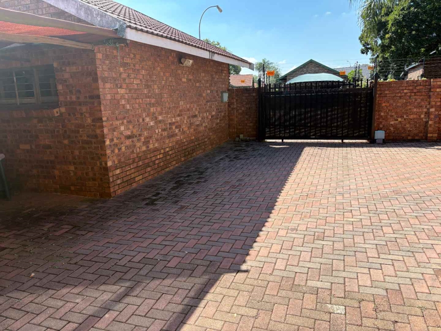 3 Bedroom Property for Sale in Wierdapark Gauteng