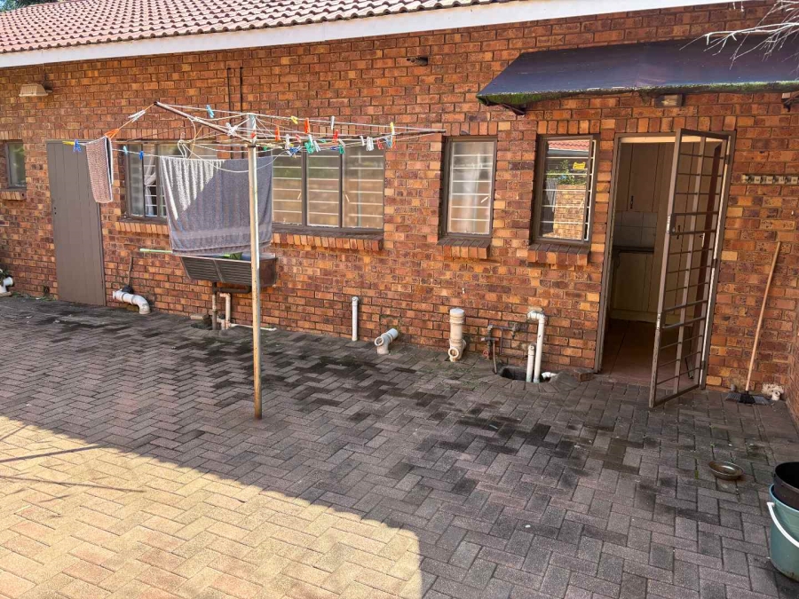 3 Bedroom Property for Sale in Wierdapark Gauteng