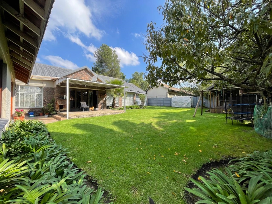 3 Bedroom Property for Sale in Glen Marais Gauteng