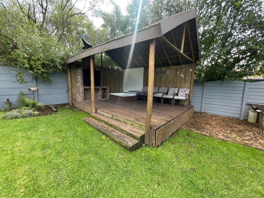 3 Bedroom Property for Sale in Glen Marais Gauteng