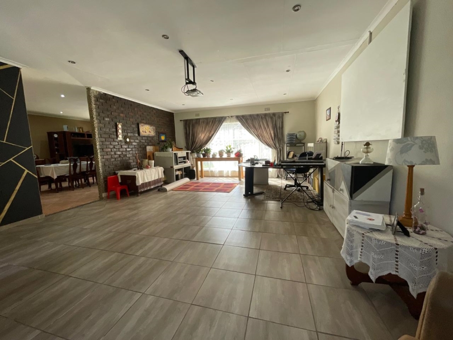 3 Bedroom Property for Sale in Glen Marais Gauteng