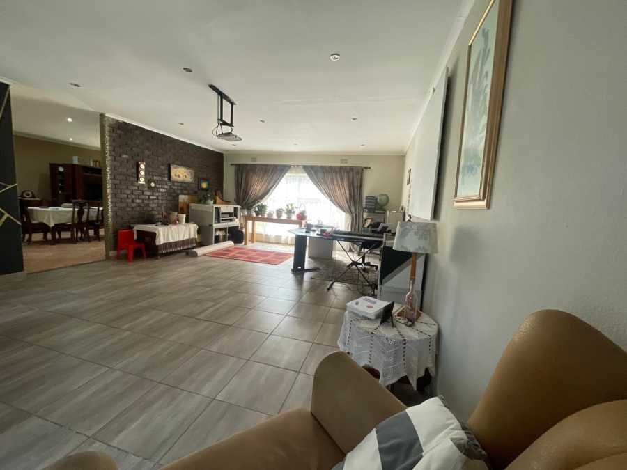 3 Bedroom Property for Sale in Glen Marais Gauteng