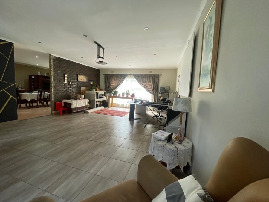 3 Bedroom Property for Sale in Glen Marais Gauteng