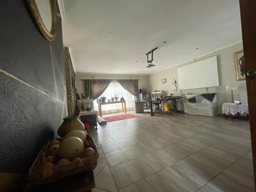 3 Bedroom Property for Sale in Glen Marais Gauteng