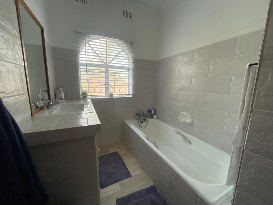 3 Bedroom Property for Sale in Glen Marais Gauteng