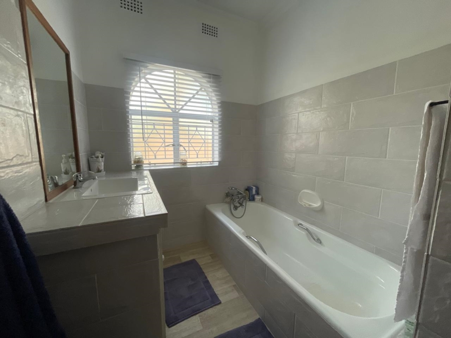 3 Bedroom Property for Sale in Glen Marais Gauteng