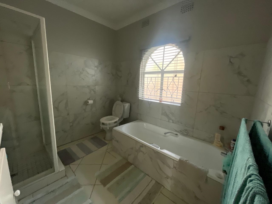 3 Bedroom Property for Sale in Glen Marais Gauteng