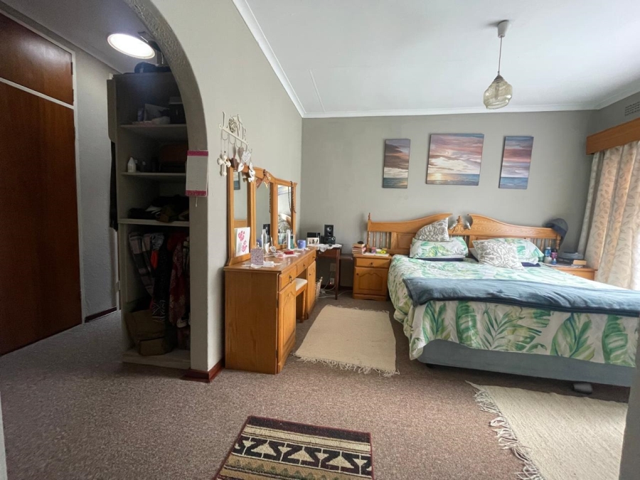 3 Bedroom Property for Sale in Glen Marais Gauteng
