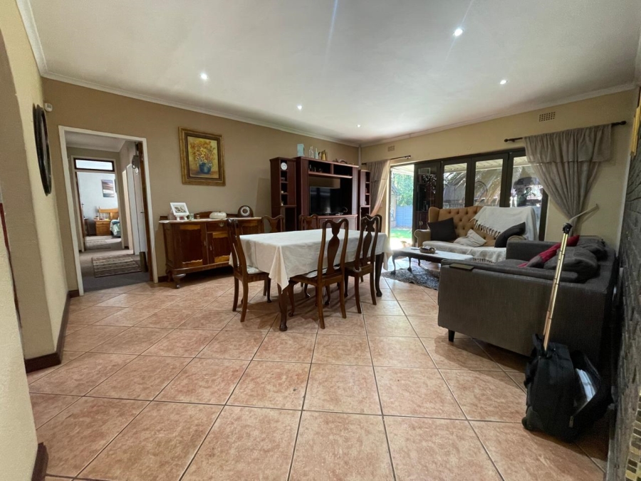 3 Bedroom Property for Sale in Glen Marais Gauteng