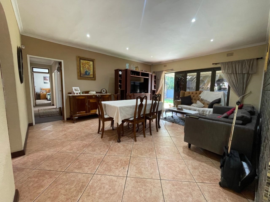 3 Bedroom Property for Sale in Glen Marais Gauteng