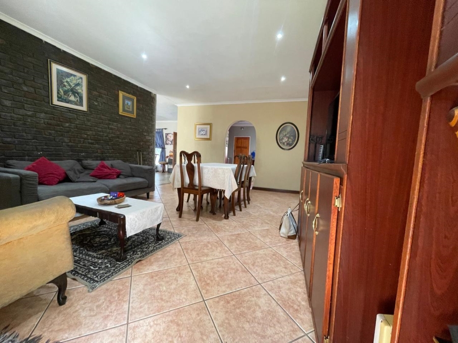 3 Bedroom Property for Sale in Glen Marais Gauteng