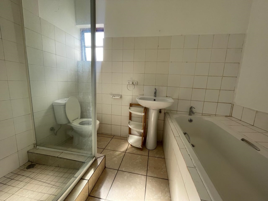 3 Bedroom Property for Sale in Glen Marais Gauteng