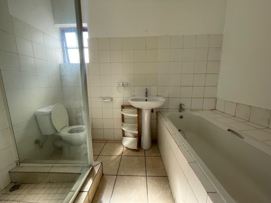 3 Bedroom Property for Sale in Glen Marais Gauteng