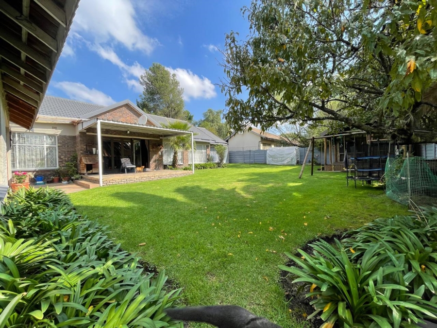 3 Bedroom Property for Sale in Glen Marais Gauteng