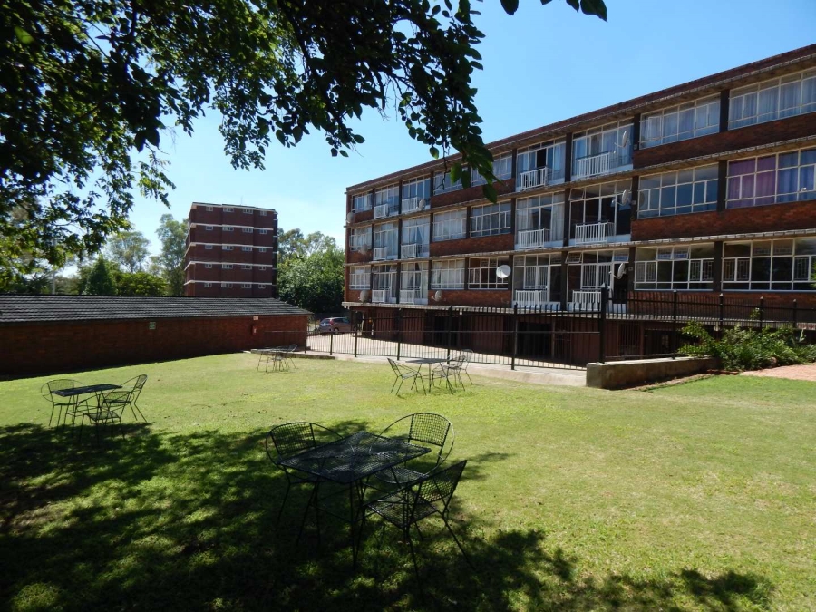 To Let 2 Bedroom Property for Rent in Groenkloof Gauteng