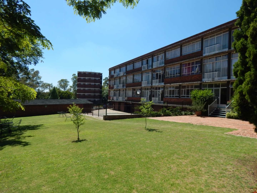 To Let 2 Bedroom Property for Rent in Groenkloof Gauteng