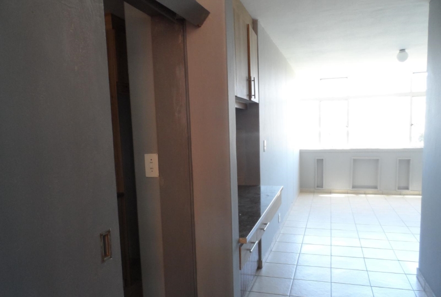 To Let 1 Bedroom Property for Rent in Sunnyside Gauteng