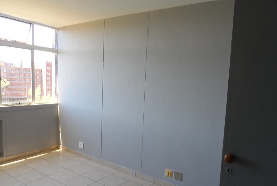 To Let 1 Bedroom Property for Rent in Sunnyside Gauteng