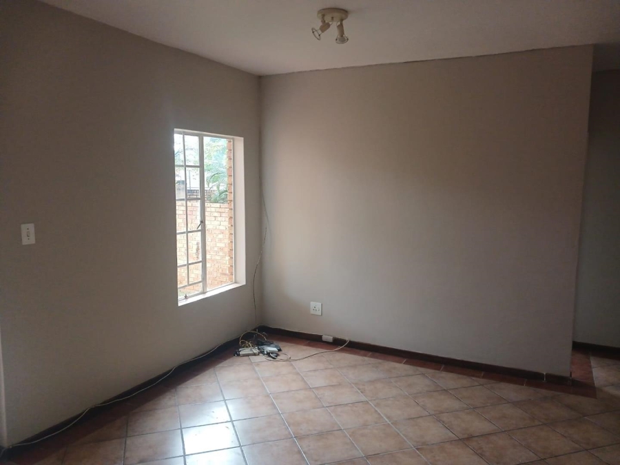 To Let 2 Bedroom Property for Rent in Faerie Glen Gauteng