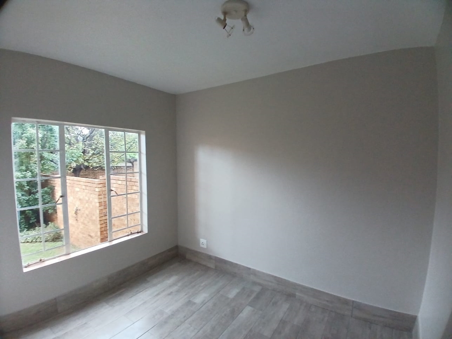 To Let 2 Bedroom Property for Rent in Faerie Glen Gauteng