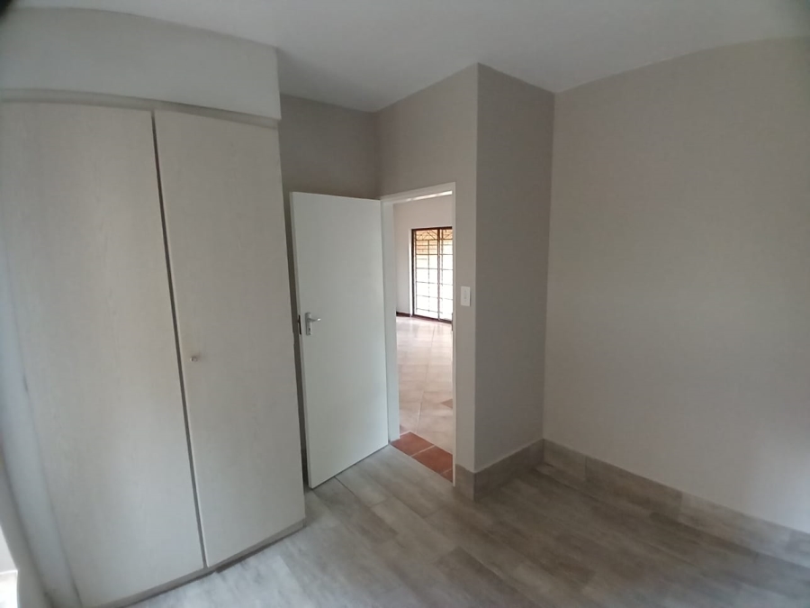 To Let 2 Bedroom Property for Rent in Faerie Glen Gauteng