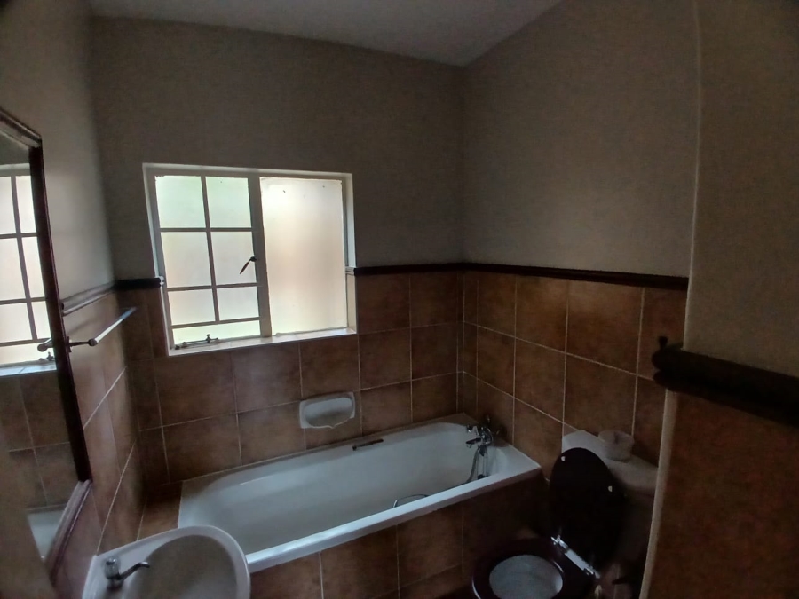 To Let 2 Bedroom Property for Rent in Faerie Glen Gauteng
