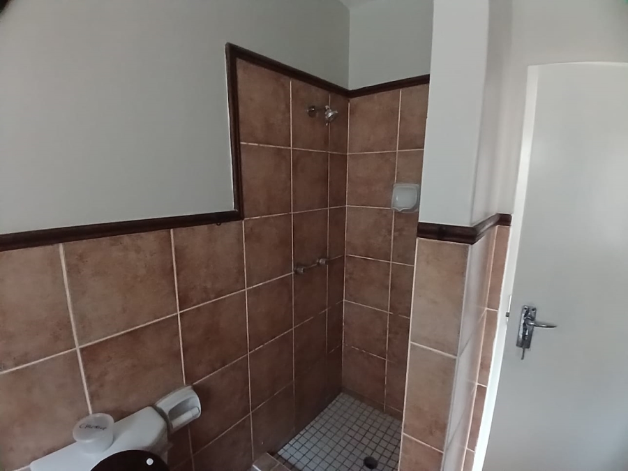 To Let 2 Bedroom Property for Rent in Faerie Glen Gauteng