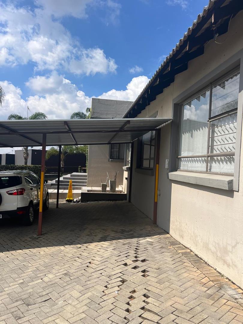 To Let Commercial Property for Rent in Moreleta Park Gauteng