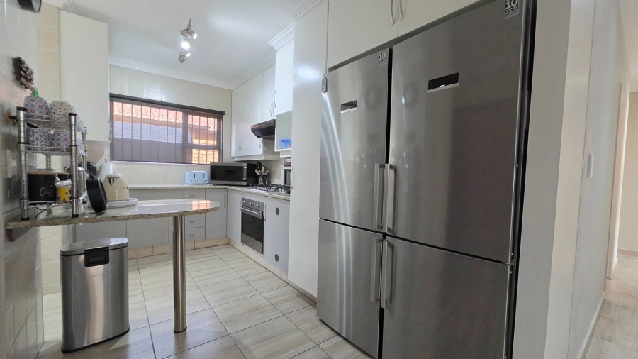 3 Bedroom Property for Sale in New Redruth Gauteng