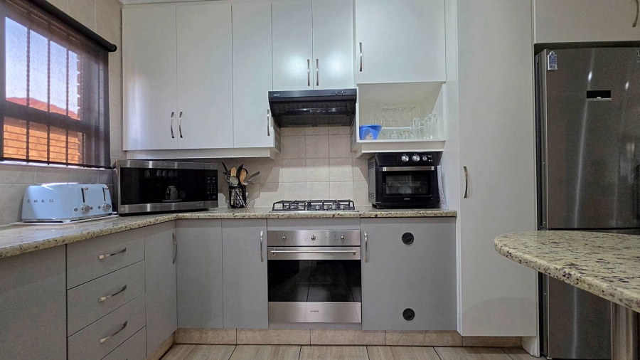 3 Bedroom Property for Sale in New Redruth Gauteng