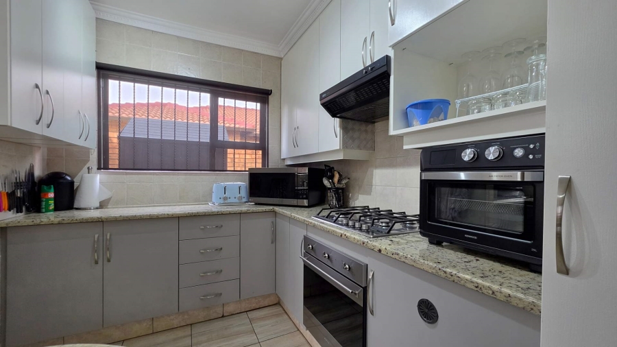 3 Bedroom Property for Sale in New Redruth Gauteng