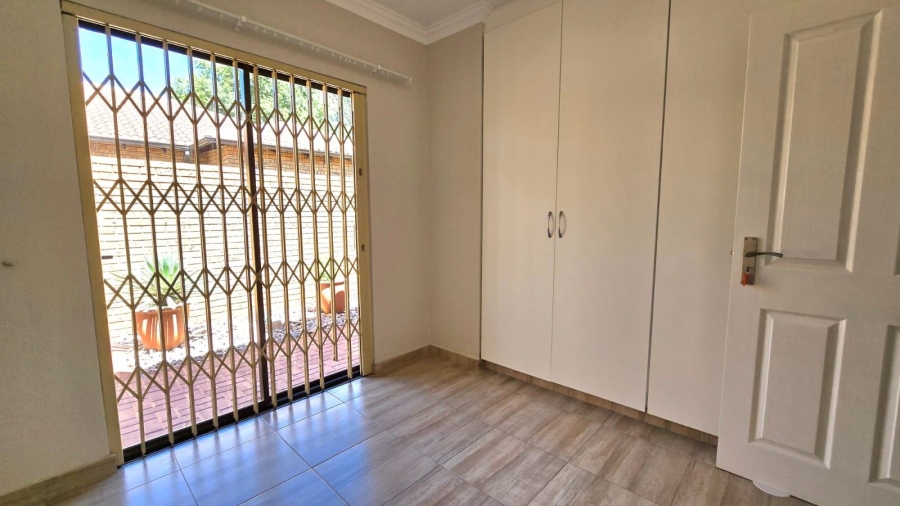 3 Bedroom Property for Sale in New Redruth Gauteng