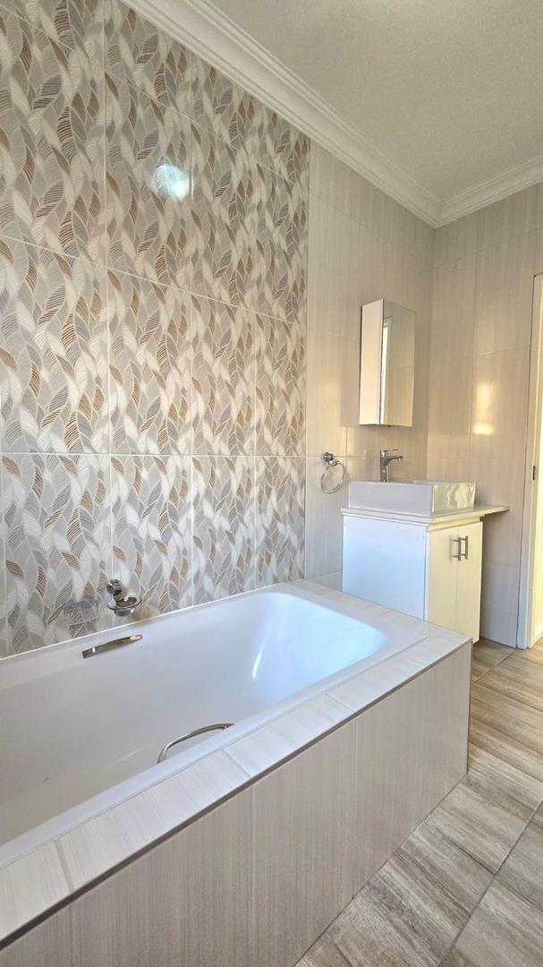 3 Bedroom Property for Sale in New Redruth Gauteng