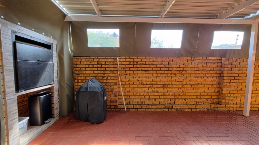 3 Bedroom Property for Sale in New Redruth Gauteng