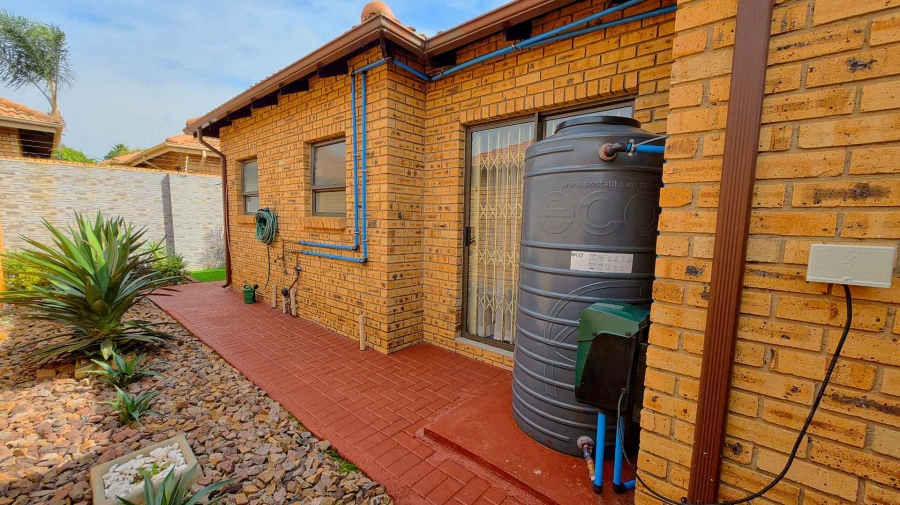 3 Bedroom Property for Sale in New Redruth Gauteng