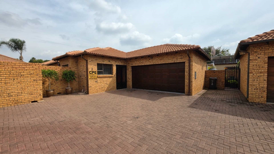 3 Bedroom Property for Sale in New Redruth Gauteng