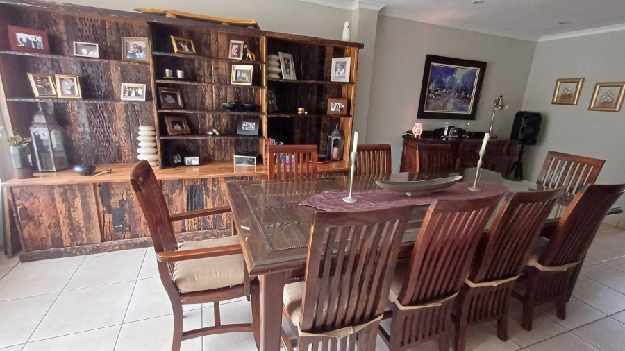 5 Bedroom Property for Sale in Mulbarton Gauteng