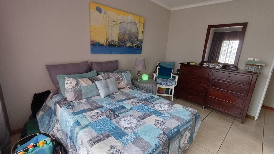 5 Bedroom Property for Sale in Mulbarton Gauteng